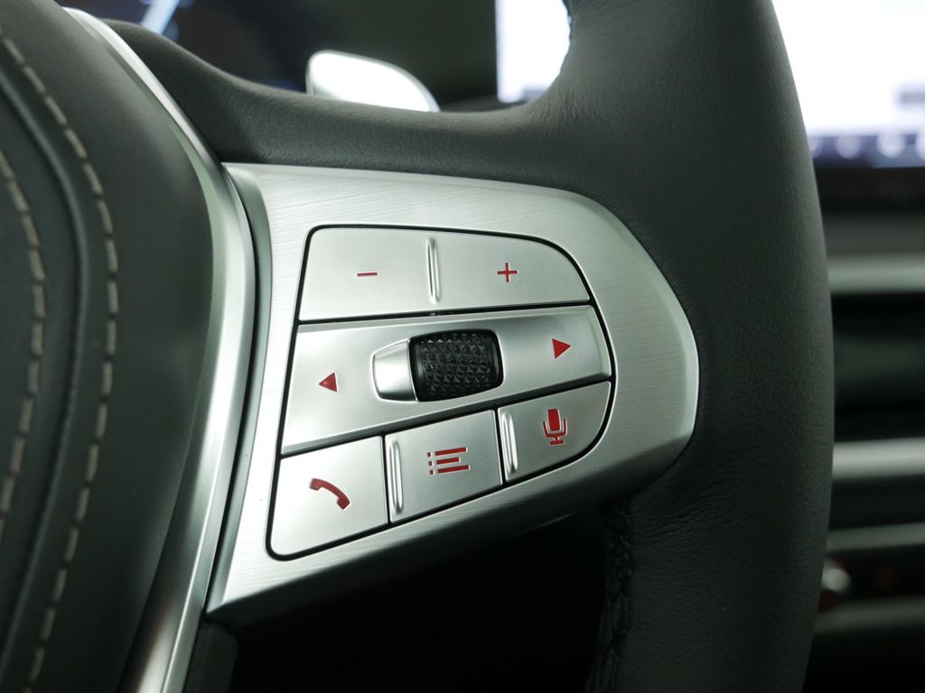 2025 BMW X7 xDrive40i 39
