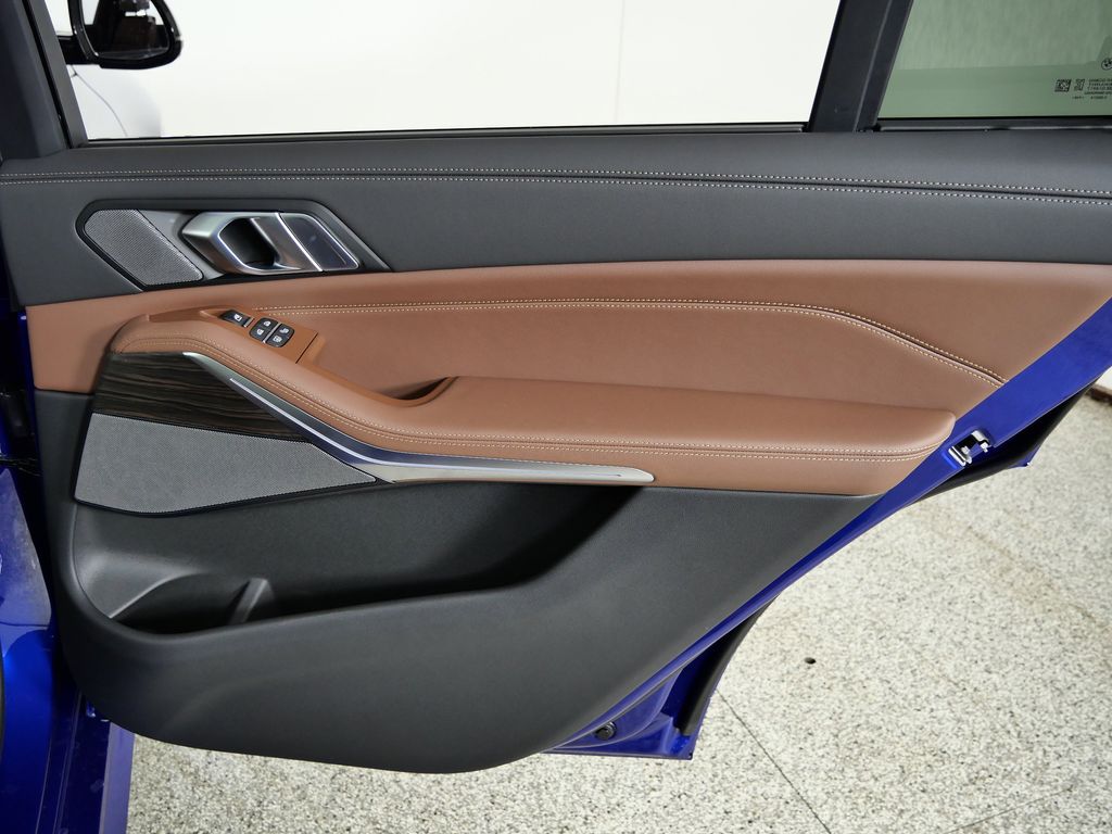 Thumbnail: 2026 BMW X7 - 25