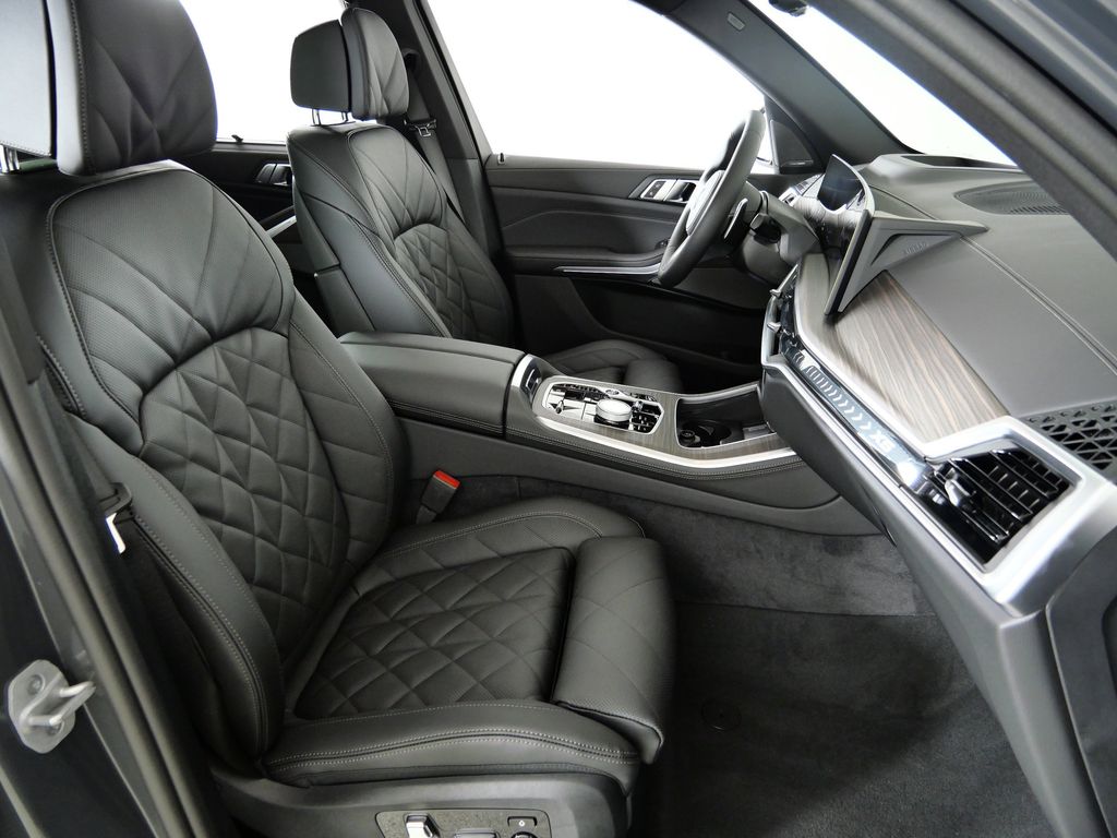 Thumbnail: 2026 BMW X5 - 21