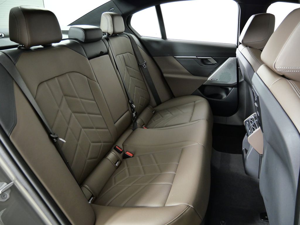 Thumbnail: 2025 BMW 5 Series - 30