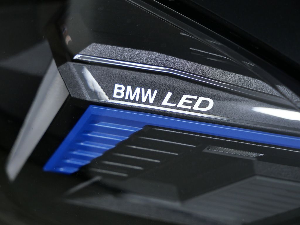 Thumbnail: 2025 BMW i4 - 5