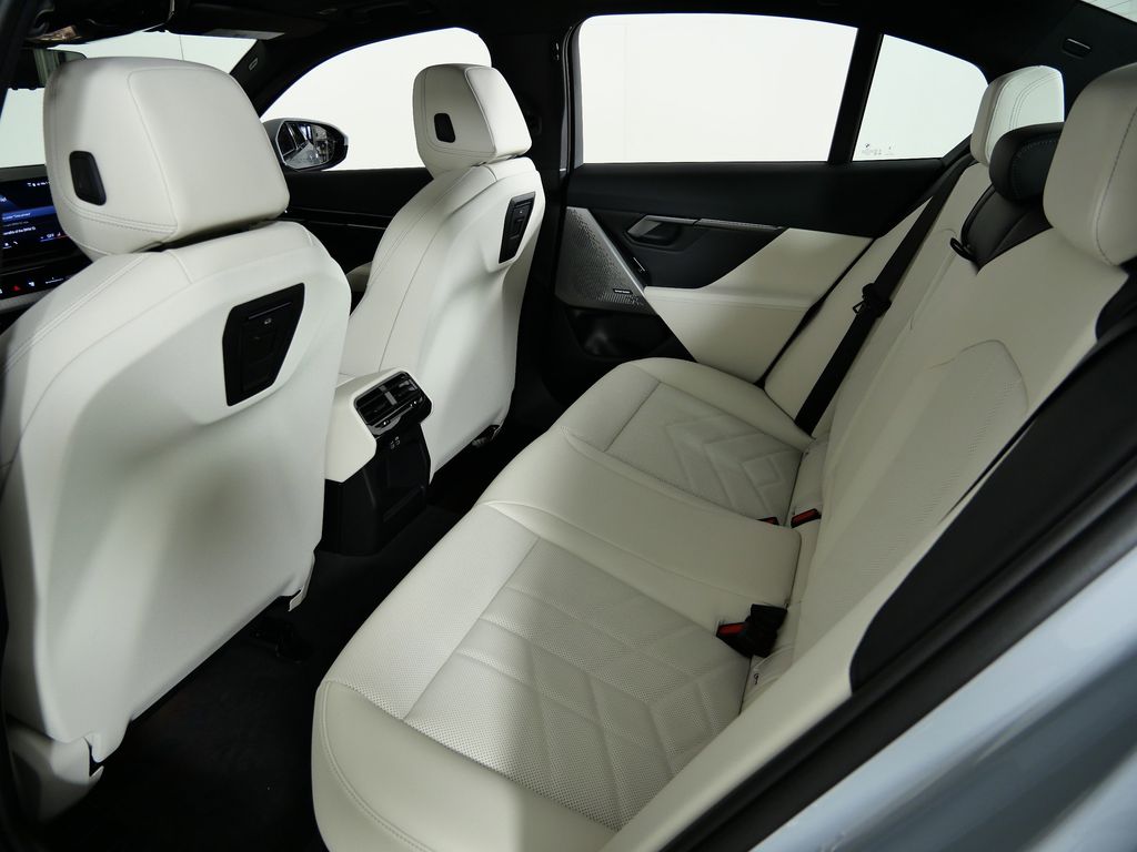 Thumbnail: 2026 BMW 5 Series - 29