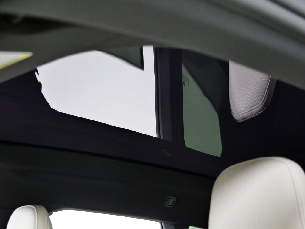 Thumbnail: 2026 BMW iX - 19