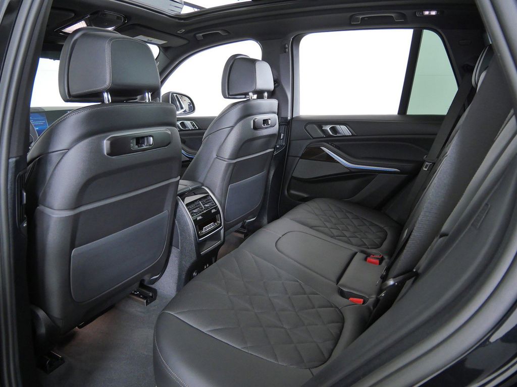 Thumbnail: 2026 BMW X5 - 32