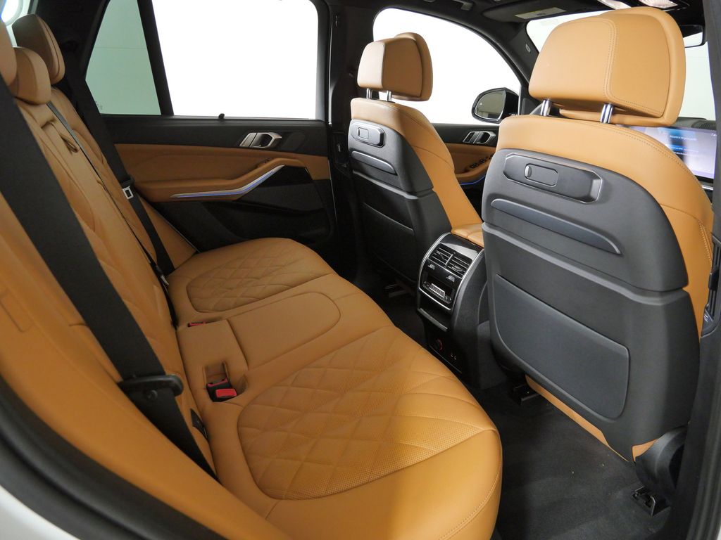 Thumbnail: 2025 BMW X5 - 31