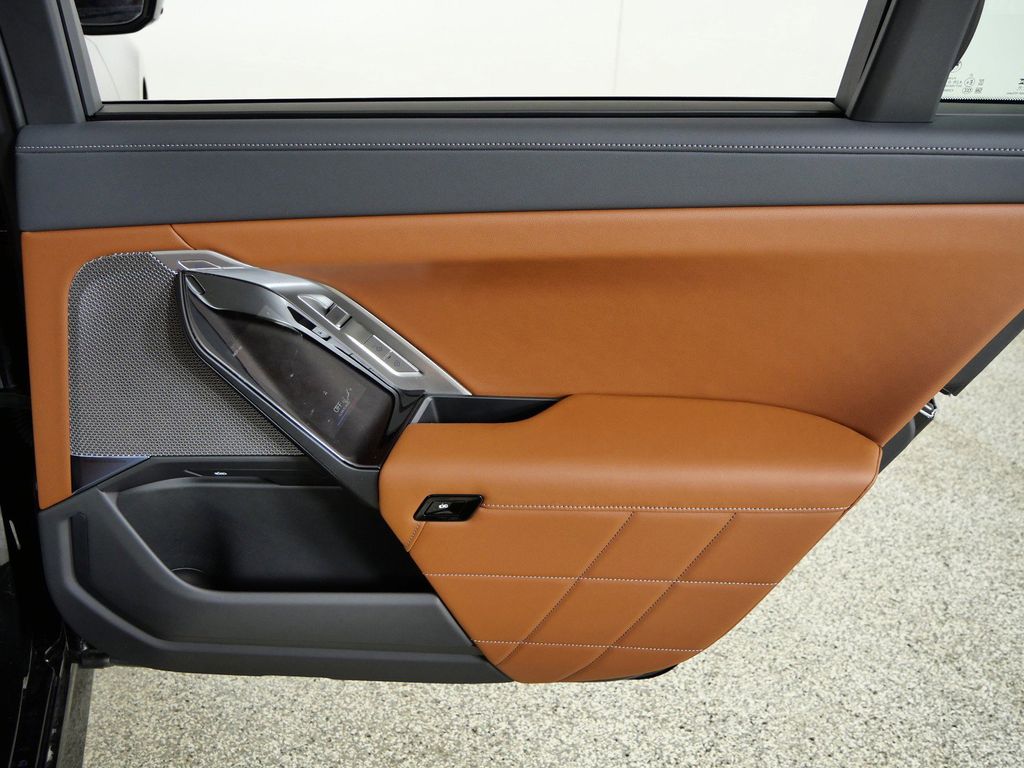 Thumbnail: 2026 BMW 7 Series - 25