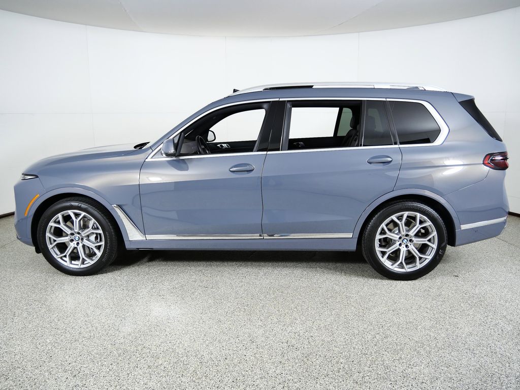 Thumbnail: 2025 BMW X7 - 18