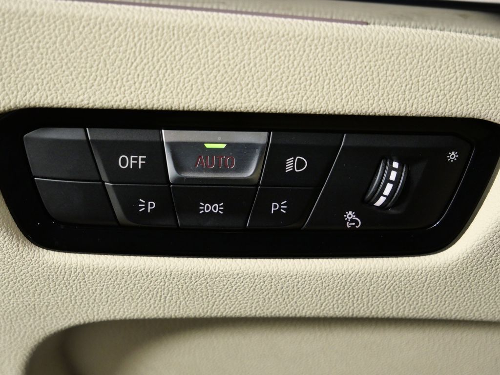 Thumbnail: 2023 BMW 3 Series - 42