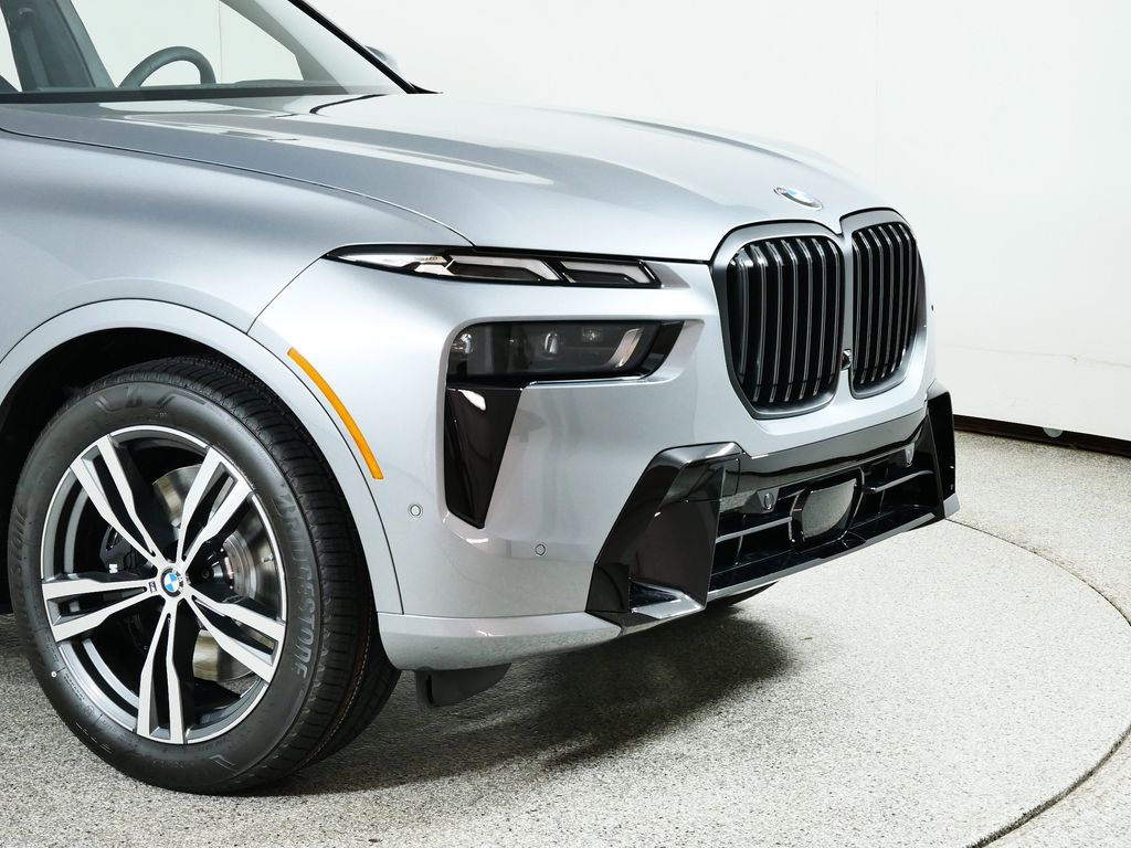 Thumbnail: 2026 BMW X7 - 3