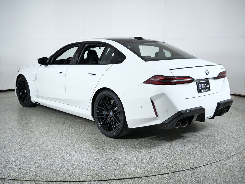 Thumbnail: 2026 BMW M5 - 14