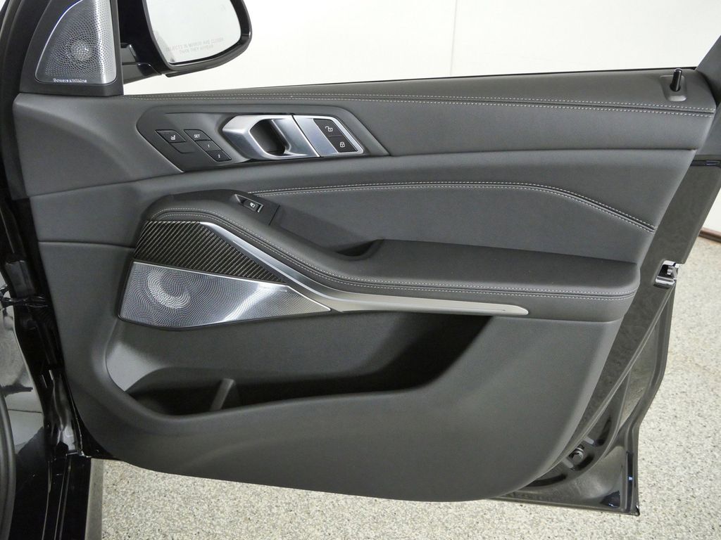 Thumbnail: 2026 BMW X5 - 19