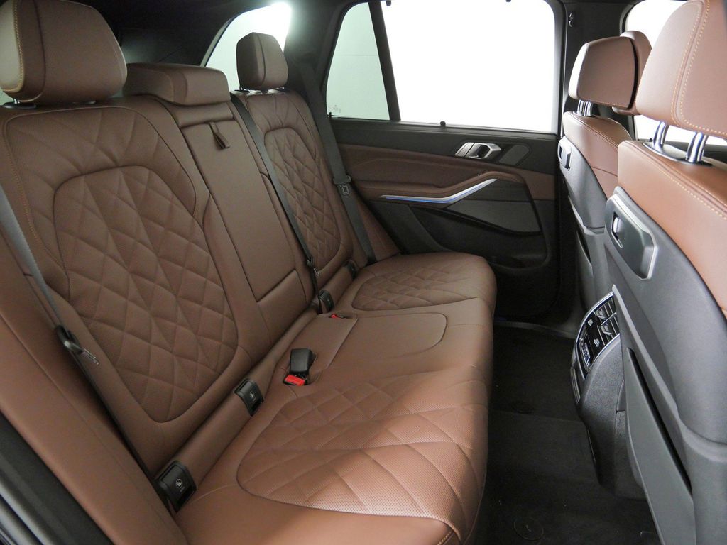 Thumbnail: 2026 BMW X5 - 27