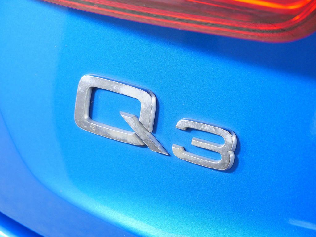Thumbnail: 2017 Audi Q3 - 14