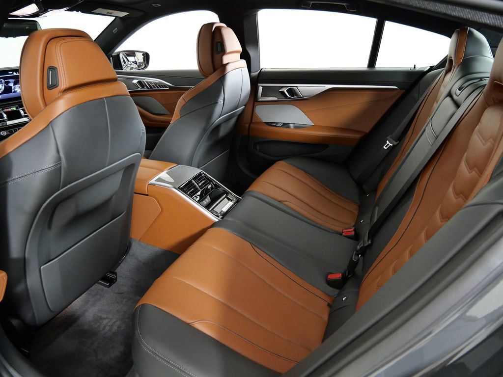 Thumbnail: 2026 BMW 8 Series - 32