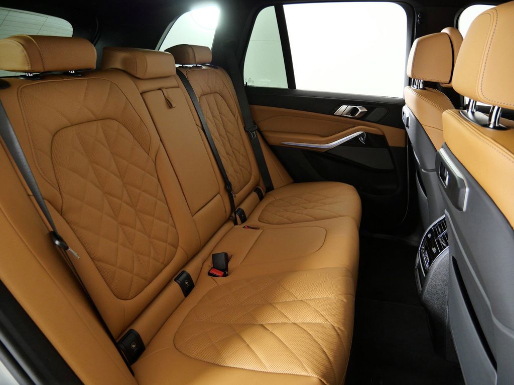 Thumbnail: 2026 BMW X5 - 27