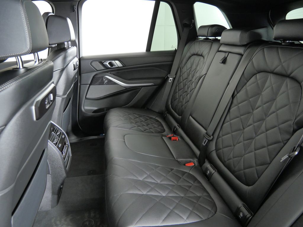 Thumbnail: 2026 BMW X5 - 33