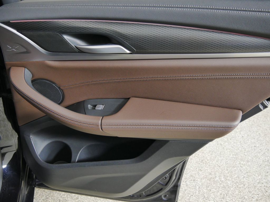 Thumbnail: 2023 BMW X4 - 27