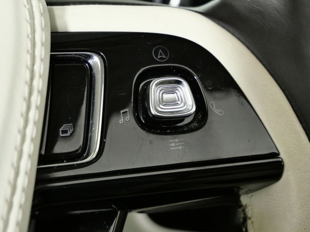 Thumbnail: 2020 Lincoln Aviator - 42