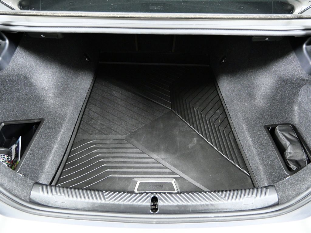 Thumbnail: 2025 BMW 5 Series - 31