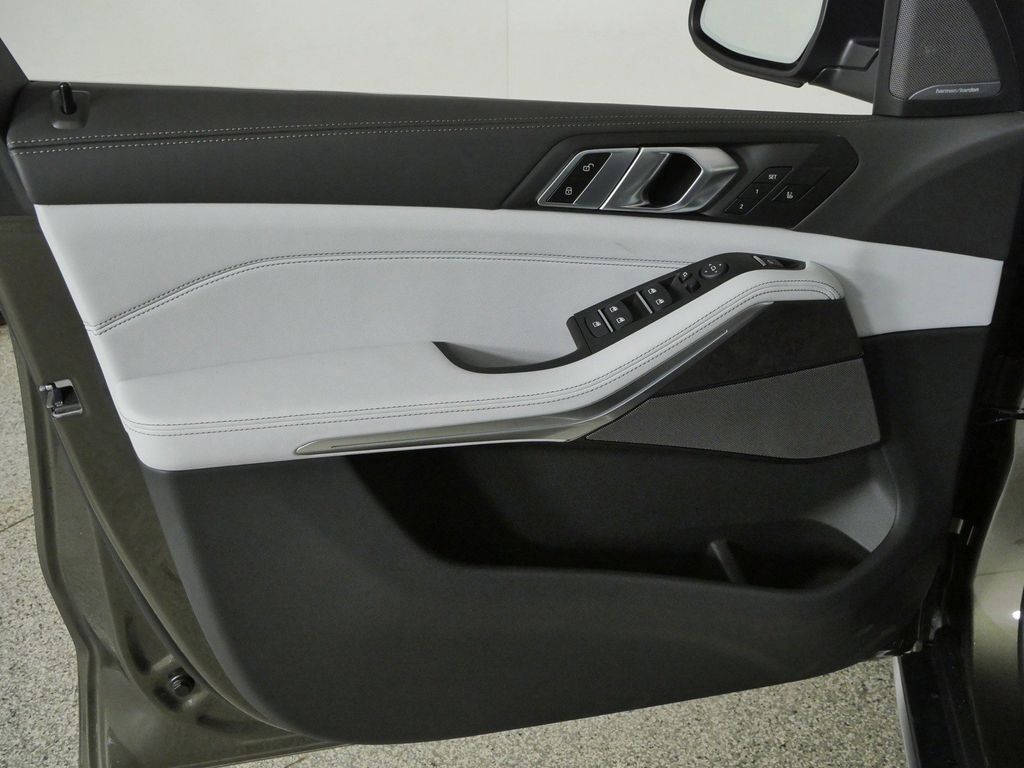 Thumbnail: 2026 BMW X5 - 34