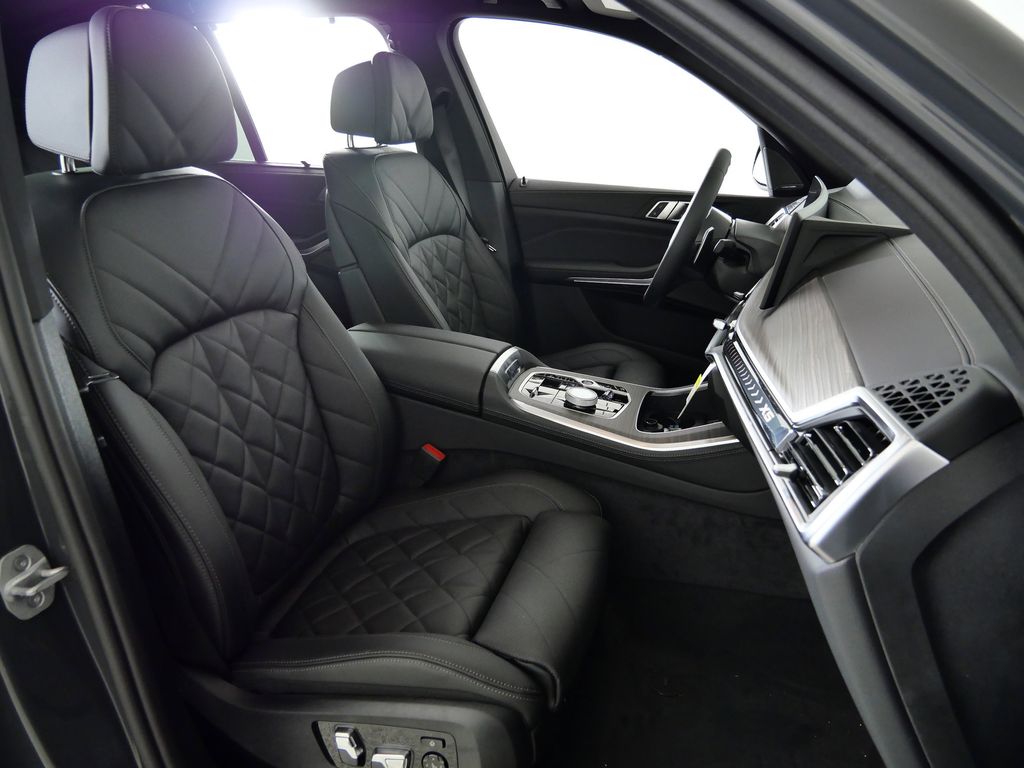 Thumbnail: 2026 BMW X5 - 21