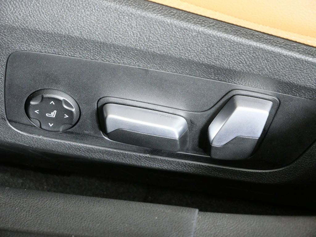 Thumbnail: 2024 BMW i4 - 43