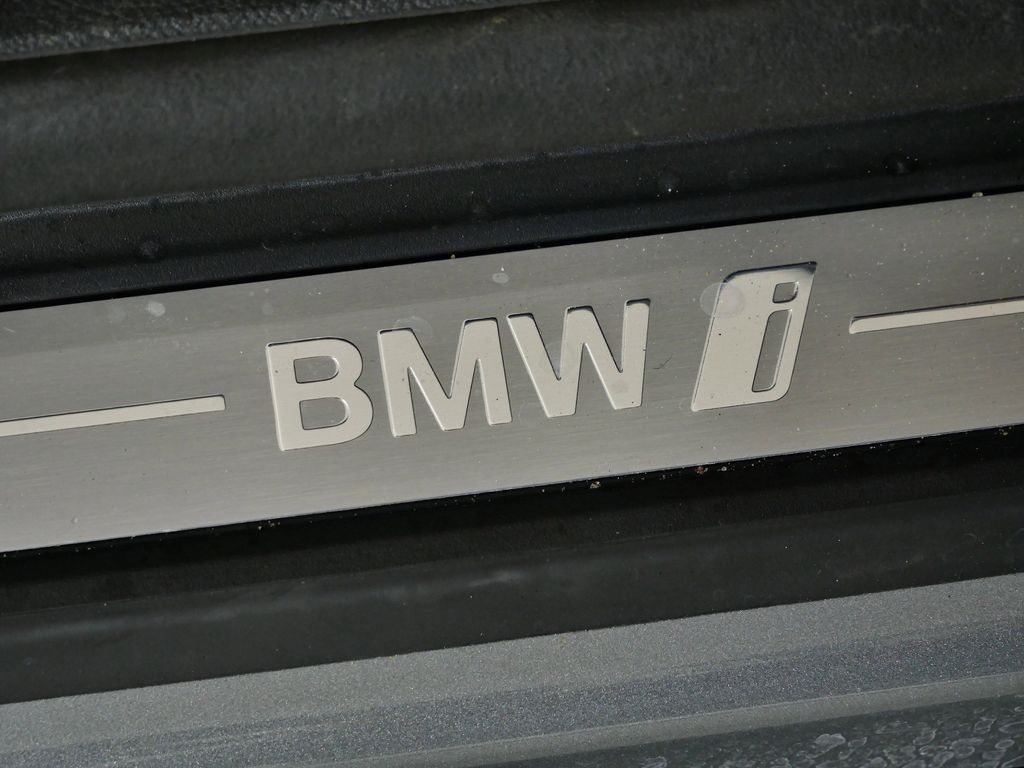 Thumbnail: 2025 BMW i4 - 24