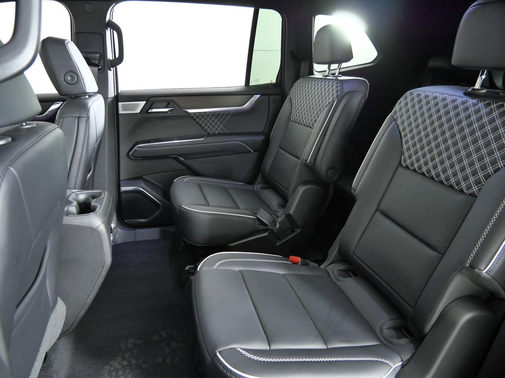 Thumbnail: 2025 GMC Acadia - 33