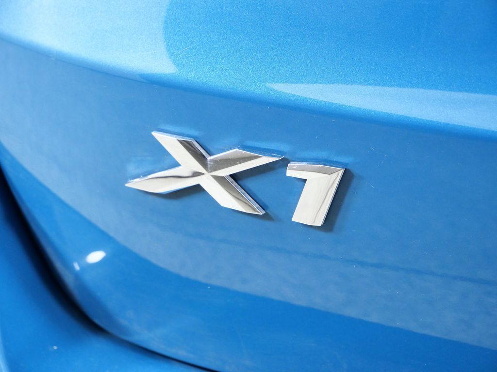 Thumbnail: 2025 BMW X1 - 16