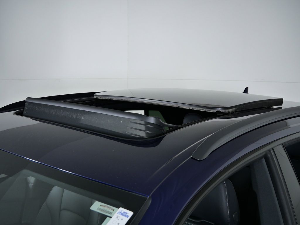 Thumbnail: 2023 Audi Q8 - 19