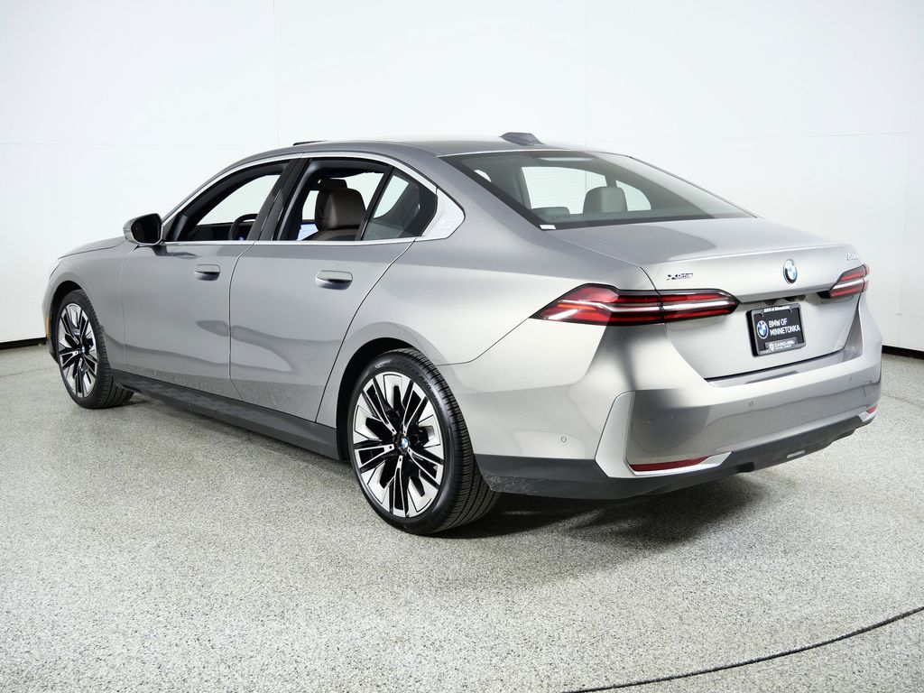 Thumbnail: 2025 BMW 5 Series - 17