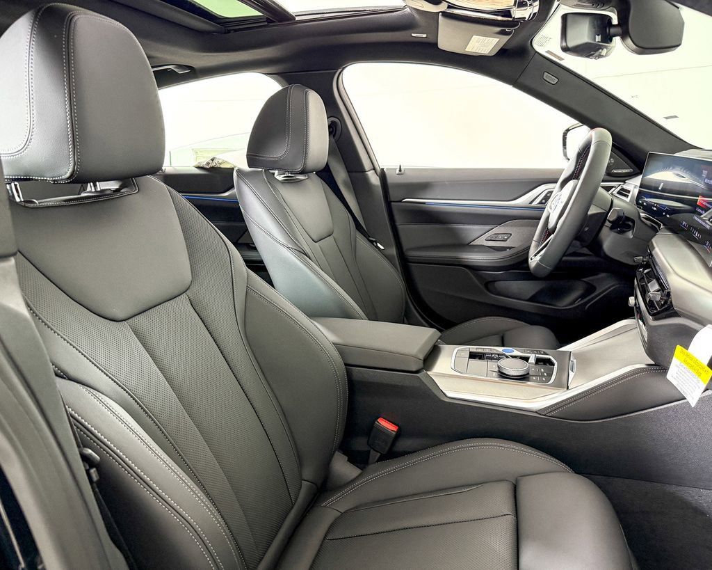 Thumbnail: 2025 BMW i4 - 24