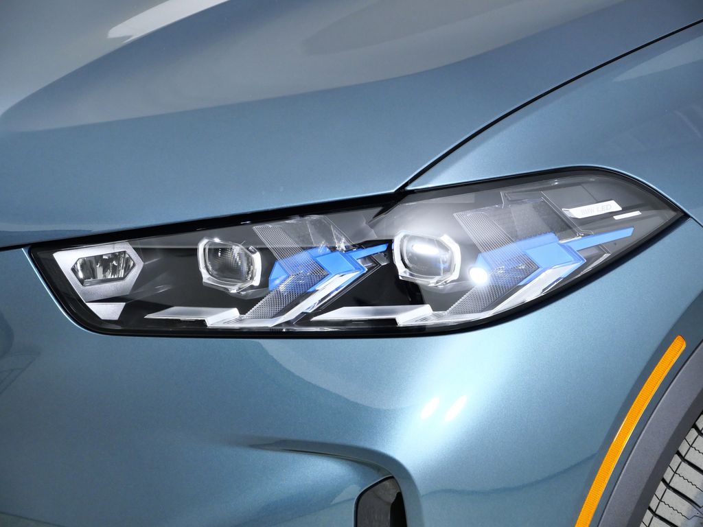 Thumbnail: 2026 BMW X5 - 3