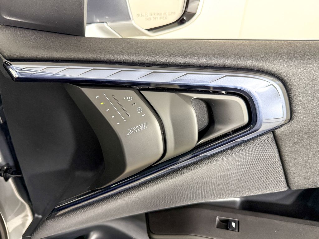 Thumbnail: 2025 BMW X3 - 22