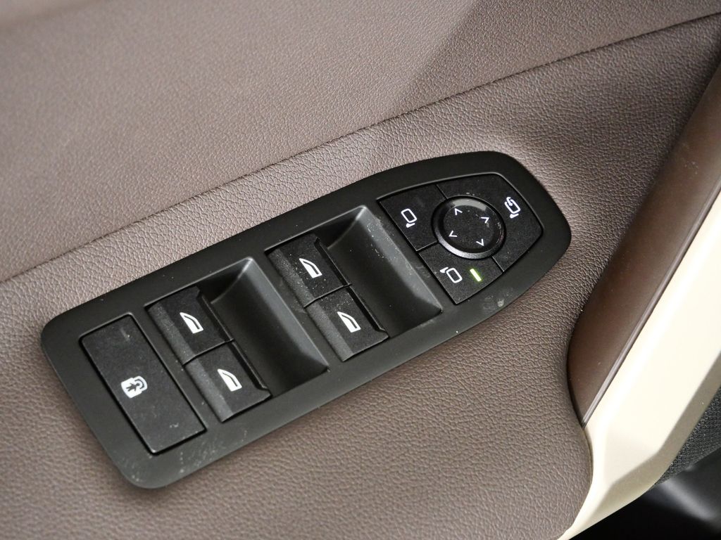 Thumbnail: 2026 BMW iX - 35