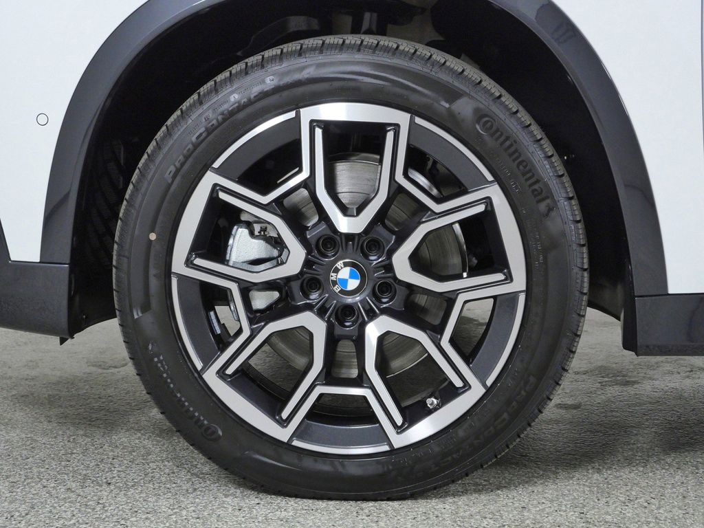 Thumbnail: 2026 BMW X1 - 16