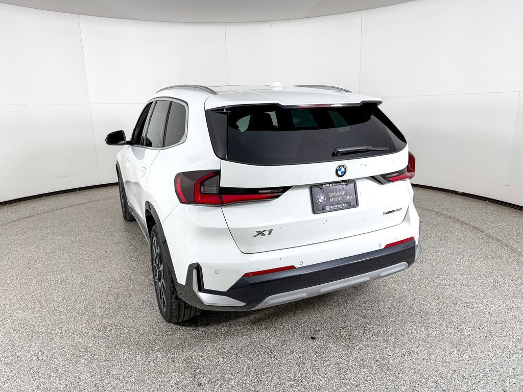 Thumbnail: 2025 BMW X1 - 13