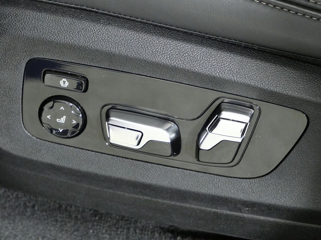 Thumbnail: 2025 BMW X7 - 44