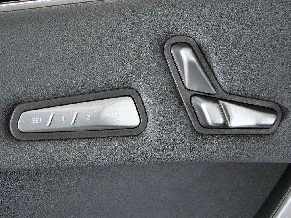 Thumbnail: 2026 BMW iX - 36