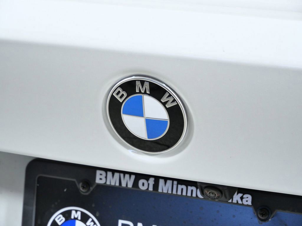 Thumbnail: 2026 BMW 3 Series - 12
