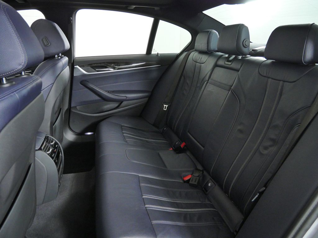 Thumbnail: 2017 BMW 5 Series - 32
