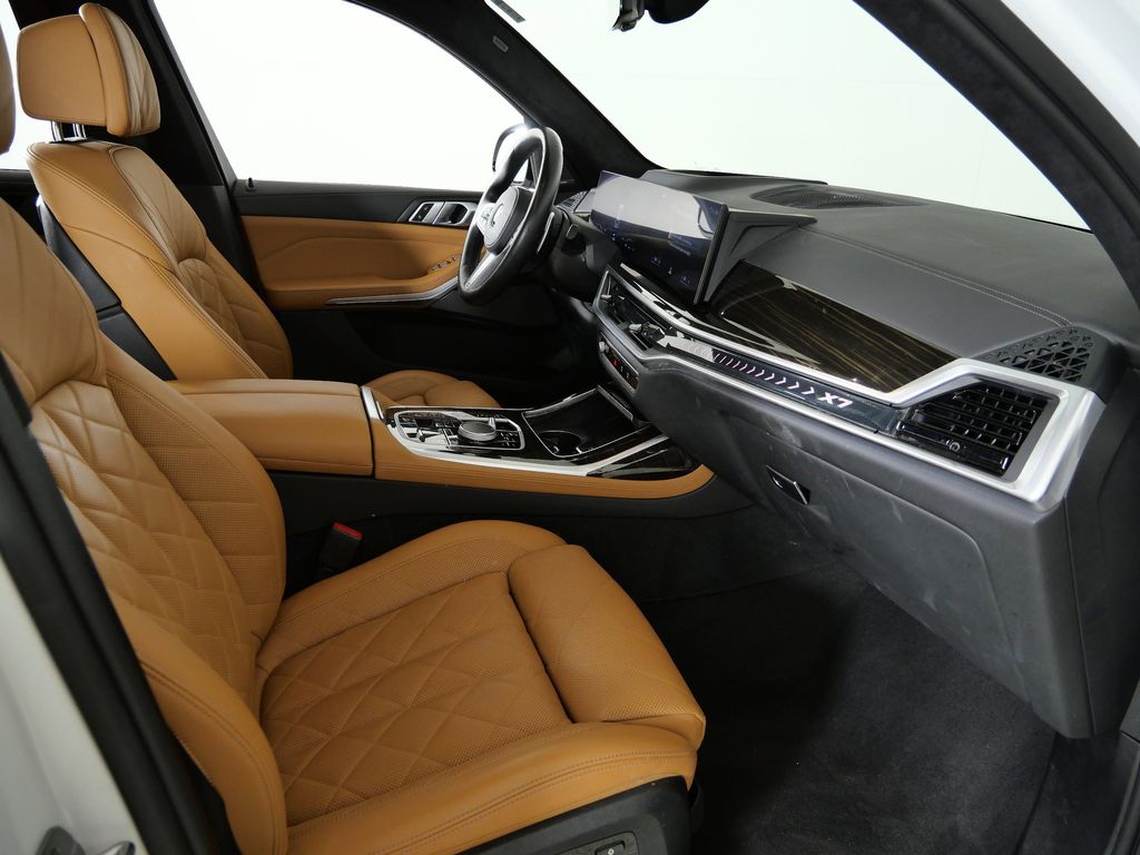 Thumbnail: 2023 BMW X7 - 24