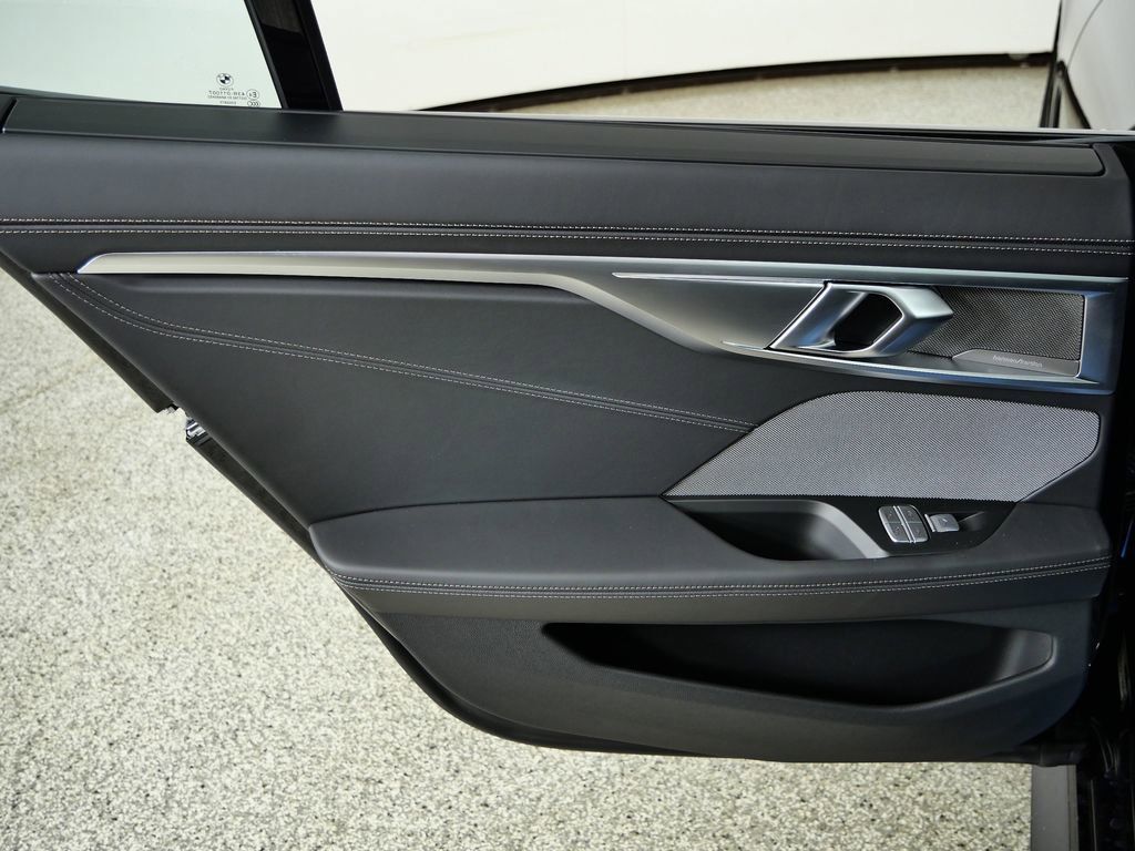 Thumbnail: 2026 BMW 8 Series - 31