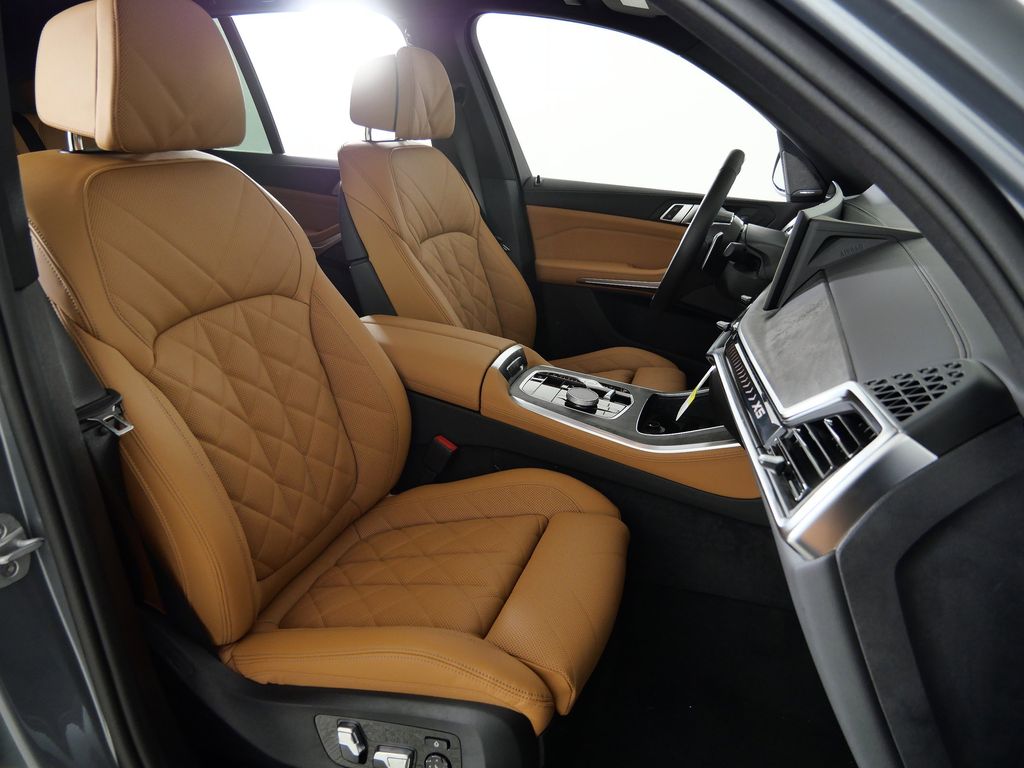 Thumbnail: 2026 BMW X5 - 21