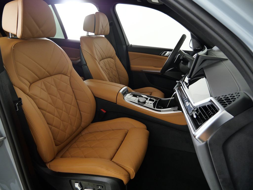 Thumbnail: 2026 BMW X5 - 21