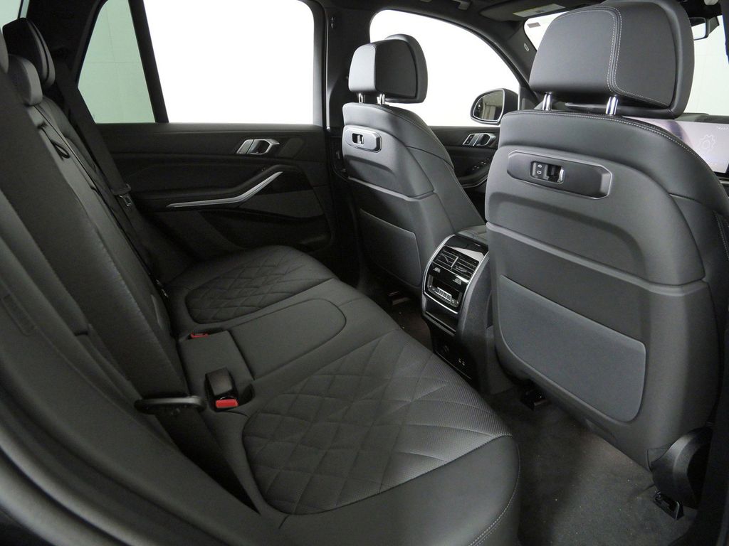 Thumbnail: 2026 BMW X5 - 26