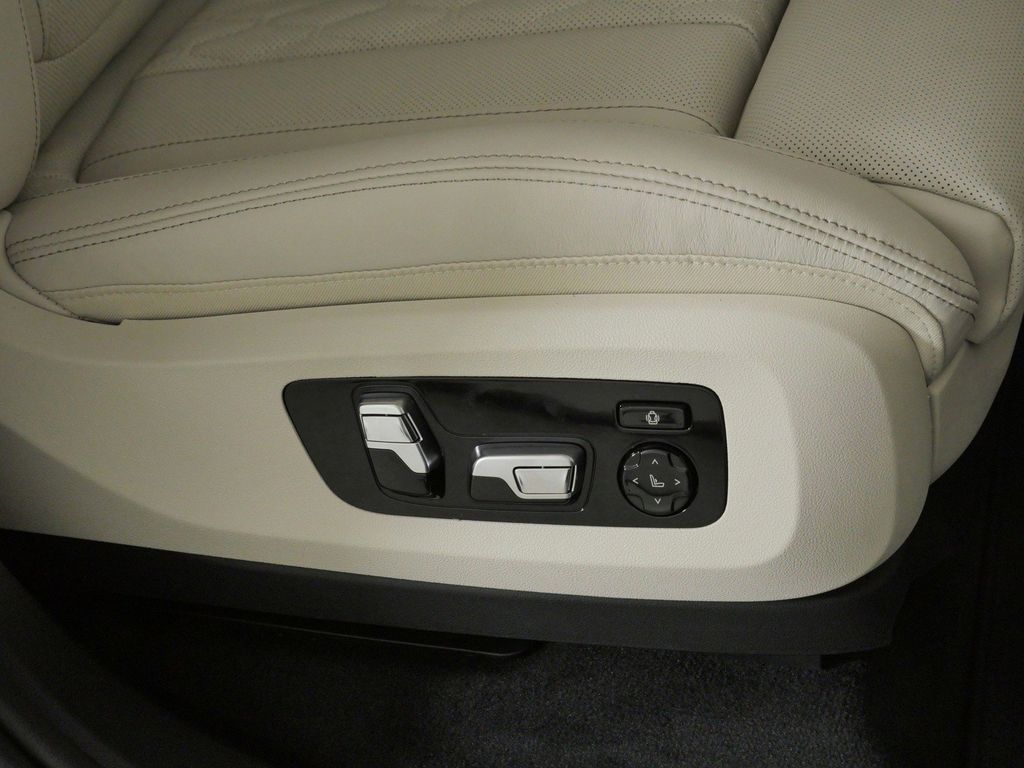 Thumbnail: 2026 BMW X5 - 22