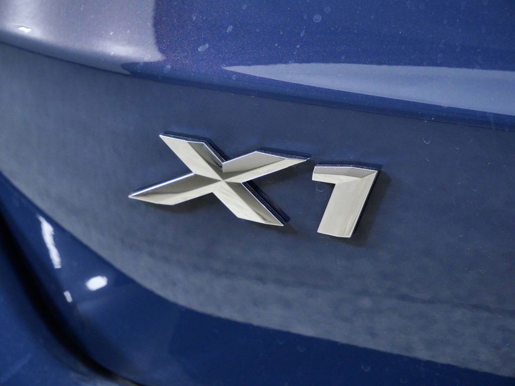 Thumbnail: 2026 BMW X1 - 13