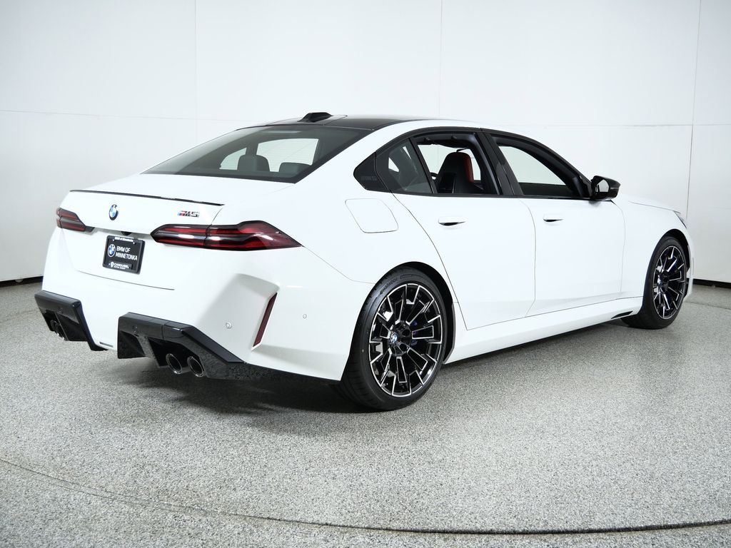 Thumbnail: 2026 BMW M5 - 10