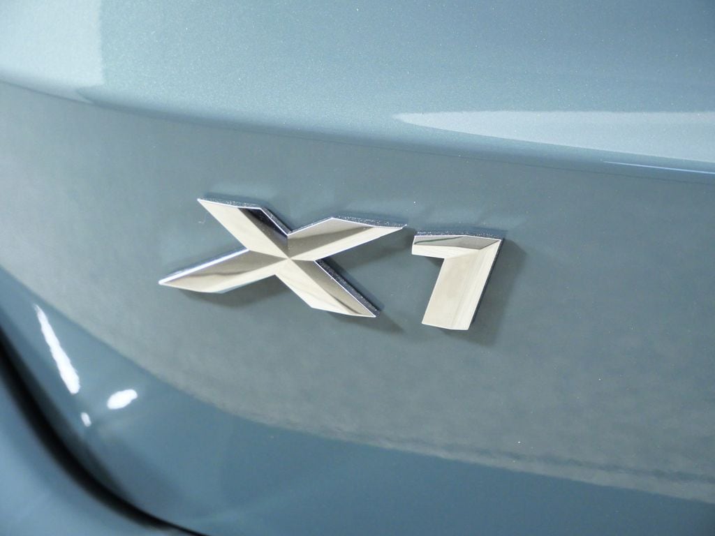 Thumbnail: 2026 BMW X1 - 13